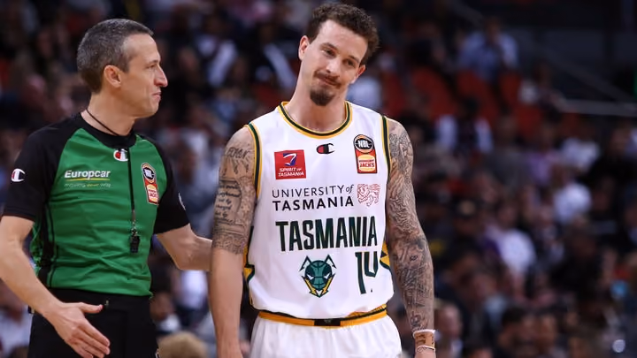 Tasmania drops game one of GF Series