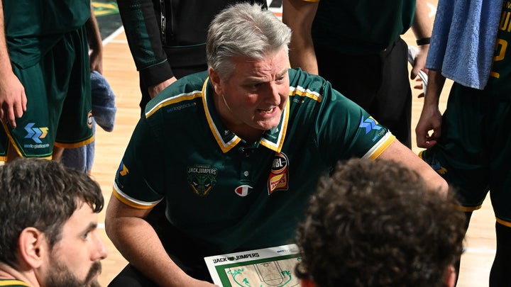 Tasmania, Melbourne get tough in finals battle