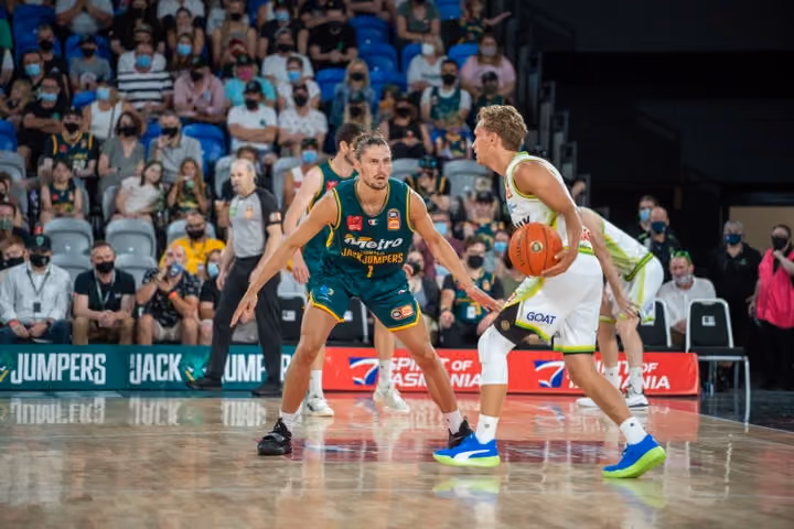 Kenyon jumps at second season in Tasmania
