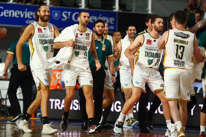 JackJumpers back up with crucial win in Brisbane