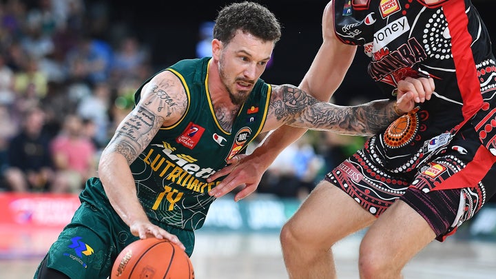 JackJumpers v Illawarra Hawks highlights (Round 15)