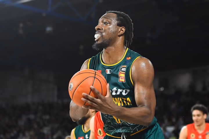 JackJumpers beat Breakers with record Silverdome crowd