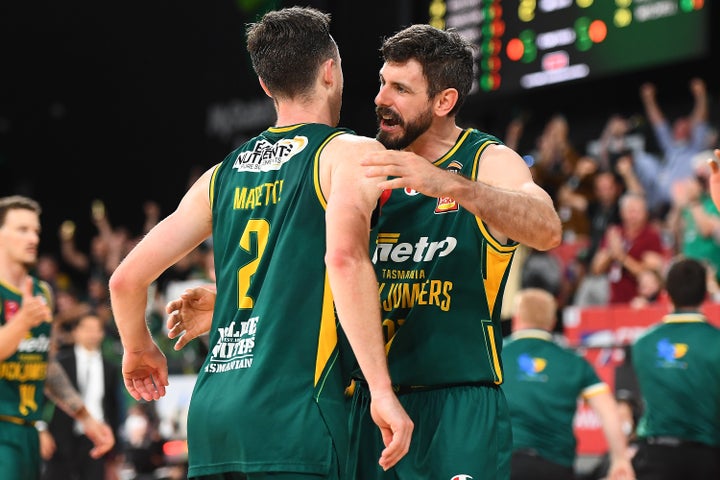 JackJumpers make history with third straight win