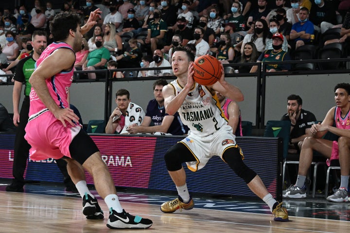JackJumpers make history in rout of Breakers