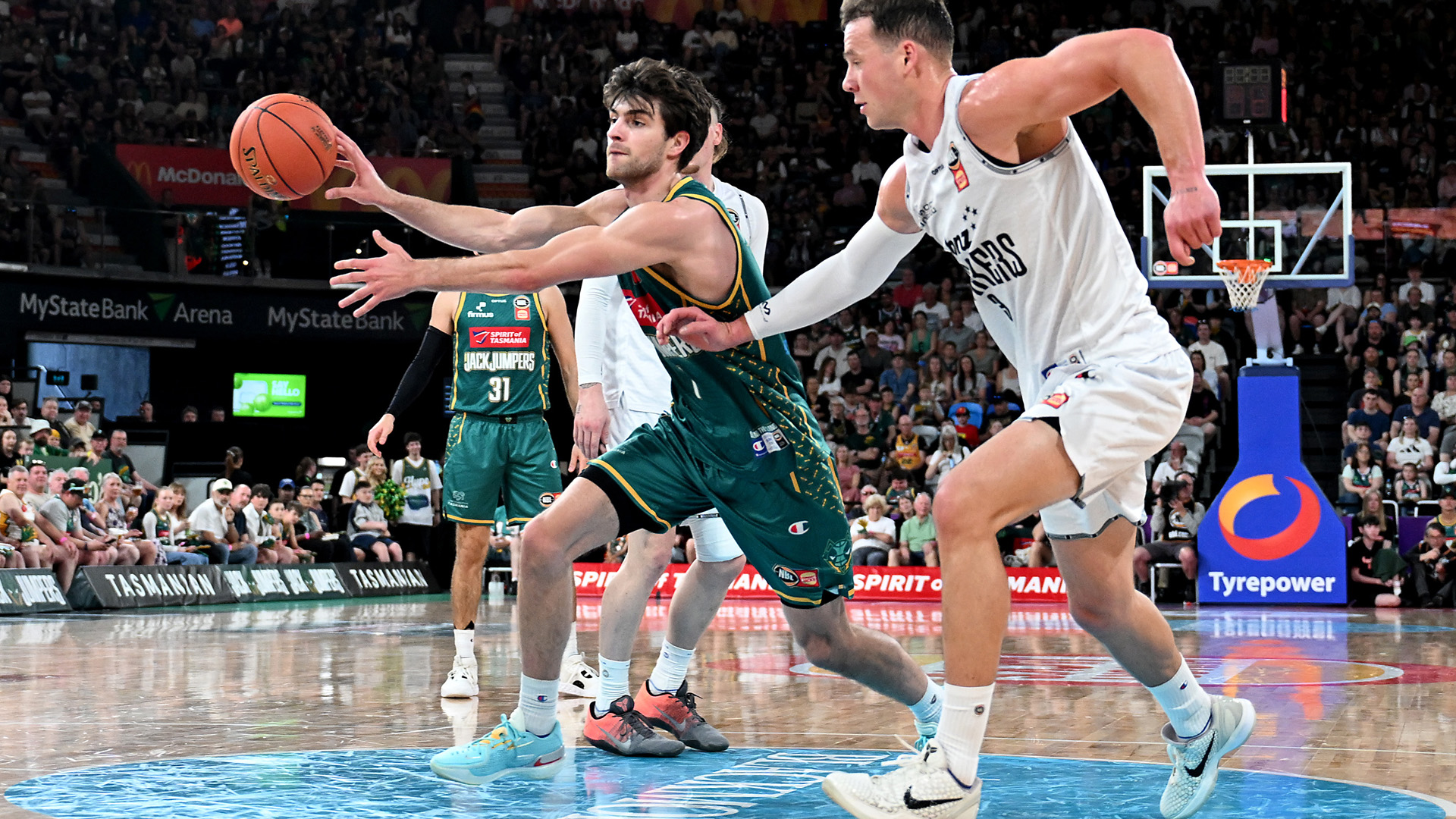 Rd 5 Report | JackJumpers show grit to beat Breakers