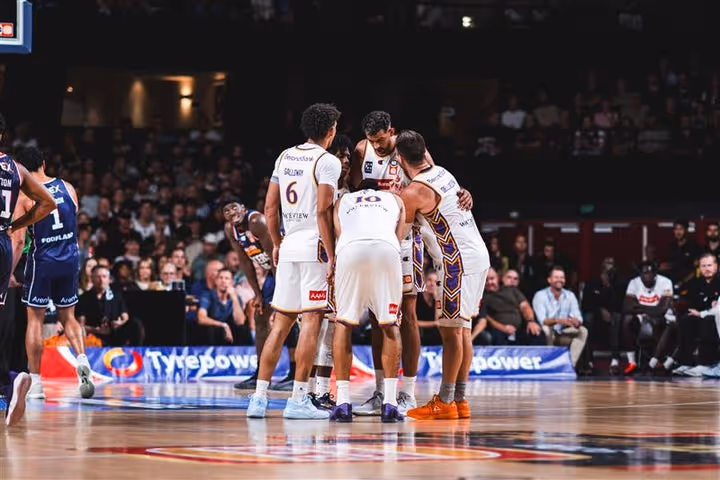 Kings Head to Game 5 Decider