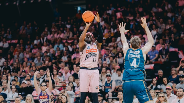 Fins Up: Noi signs NBL1 East deal with Sharks