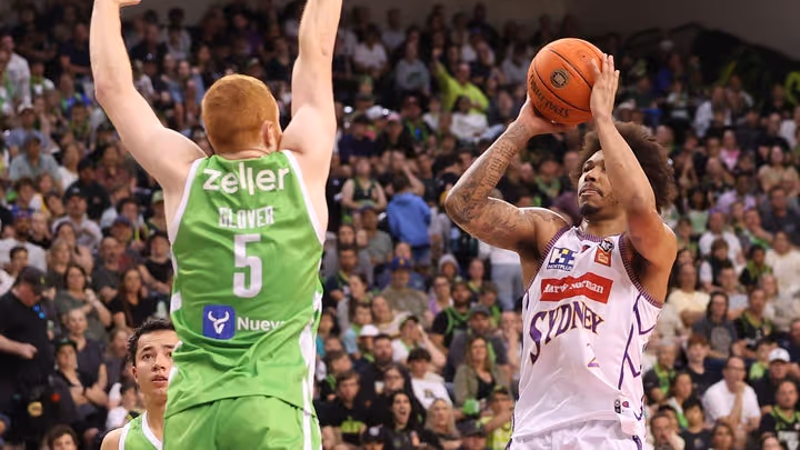 First-half onslaught guides Kings to win over Phoenix