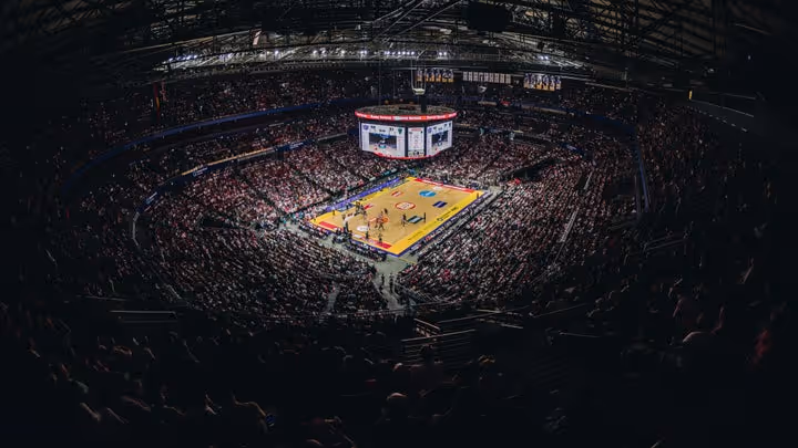 Record crowd witness biggest ever Pink Hoops