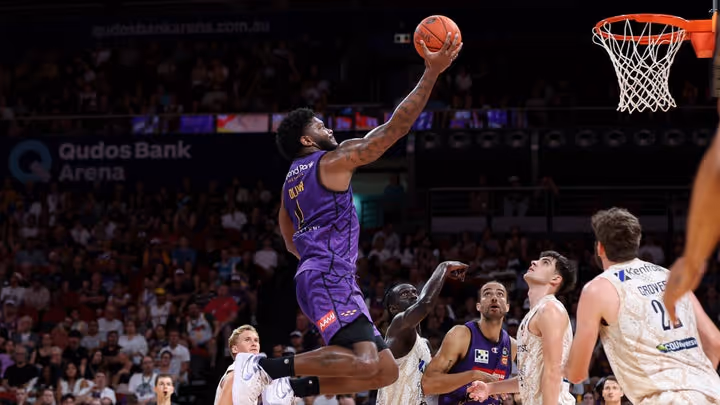 Oliver looms as key piece in Kings' title charge