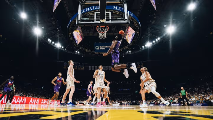 Kings grind out thrilling win against Taipans