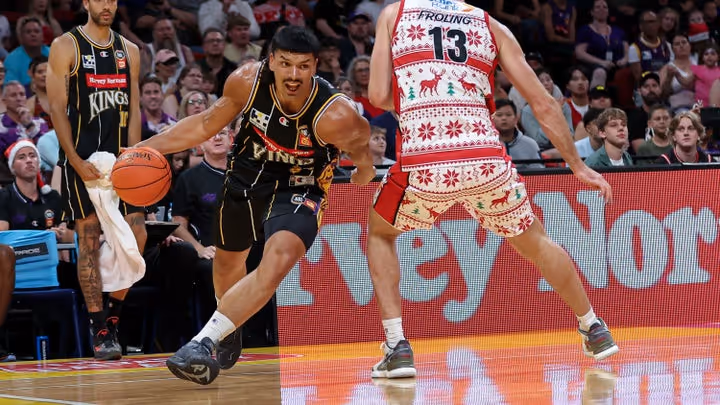Kings' Christmas comeback falls short against Hawks