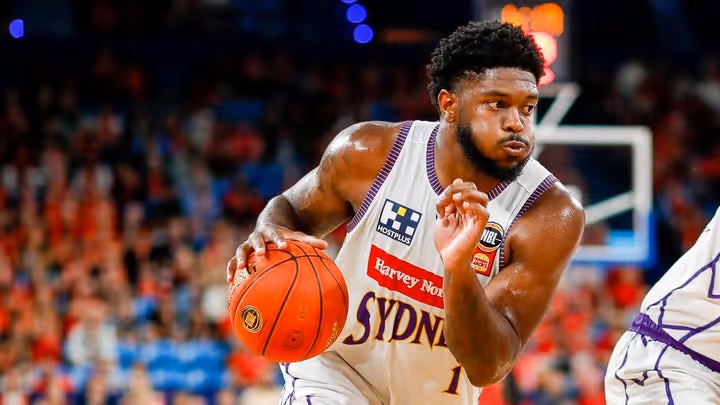 Kings lose thriller to Wildcats in The Jungle