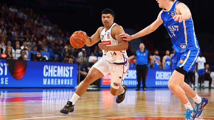 Kings run rampant to ruin Bullets' home opener