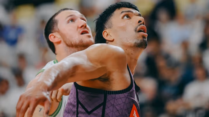 Phoenix edge Kings in high-scoring affair