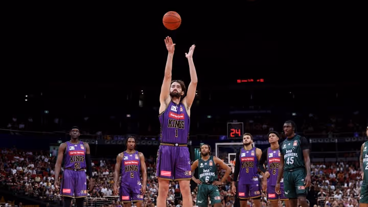 Hunter signs short-term deal with Rigas Zelli