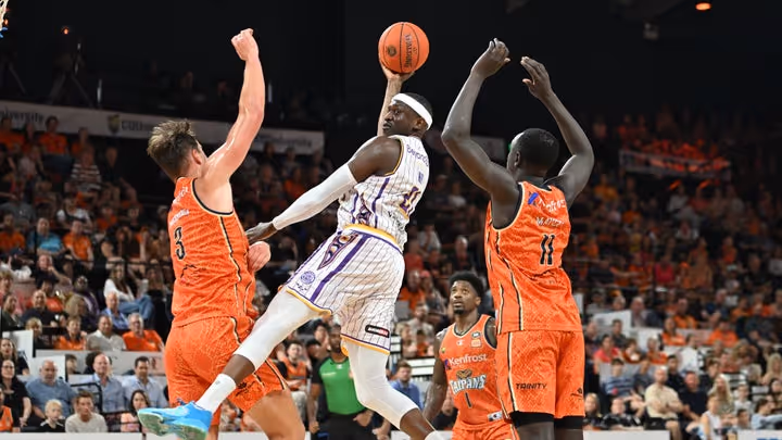Kings lose low-scoring affair to Taipans