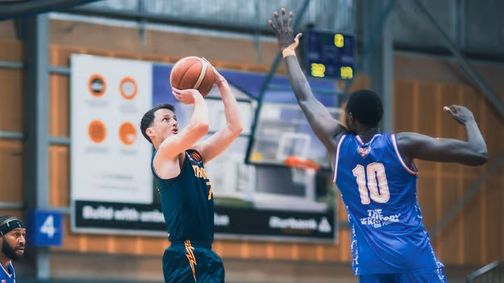Bruce's Thunder edge Maluach's Salties in NBL1 North quarter-final