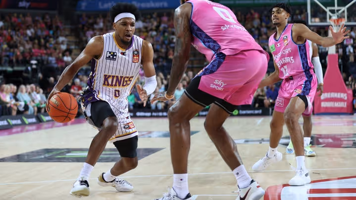 Simon deflects praise to teammates ahead of Breakers showdown