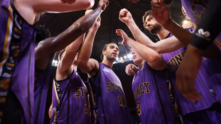 Sydney edges closer to Championship Series berth