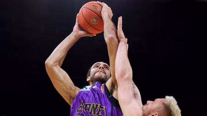 Cooks' historic performance powers Kings to win over Phoenix