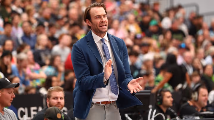 Kings rue missed opportunities in Phoenix defeat