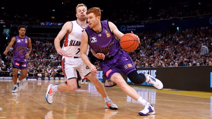 Hometown boos motivate Kings guard Glover