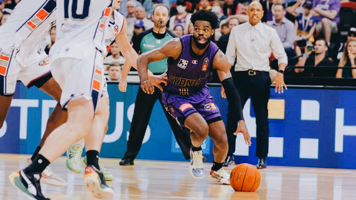 Kings regain top spot after smashing Sixers