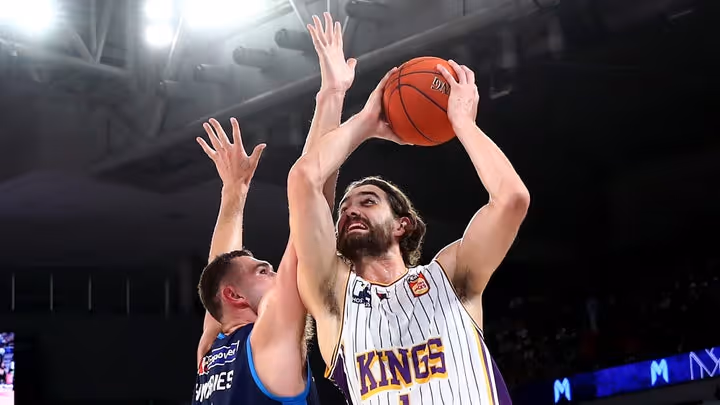 Hunter credits season's strong start to Kings' camaraderie