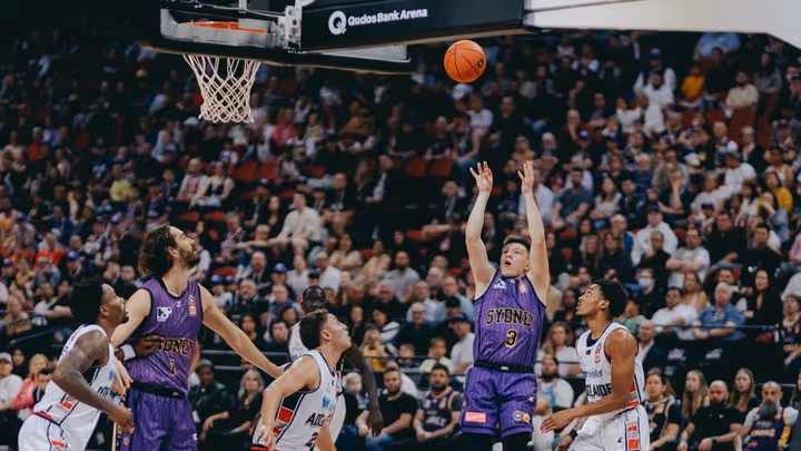 Sixers hand Kings second straight home defeat