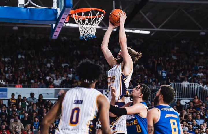 Kings' ability to respond impresses Hunter