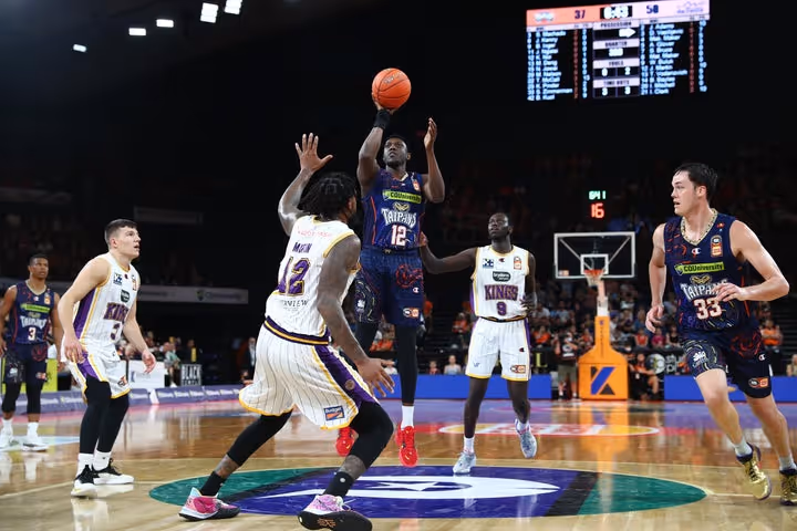 Kouat Noi signs on for two years with the Sydney Kings
