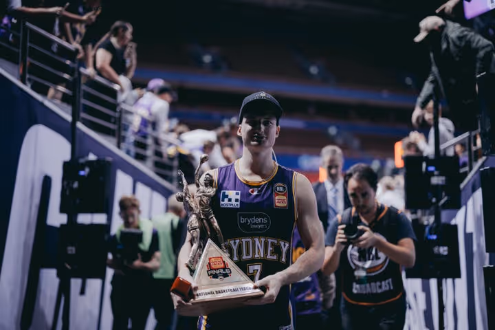 Shaun Bruce signs on for another two years as a King