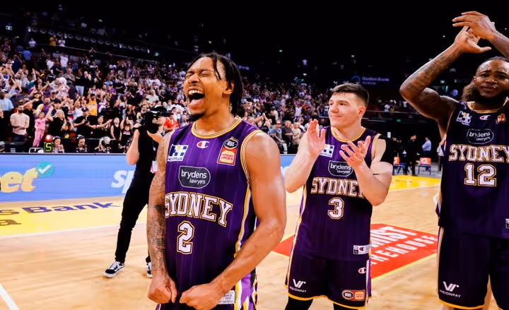 Kings head to the Grand Final after sweep of Hawks