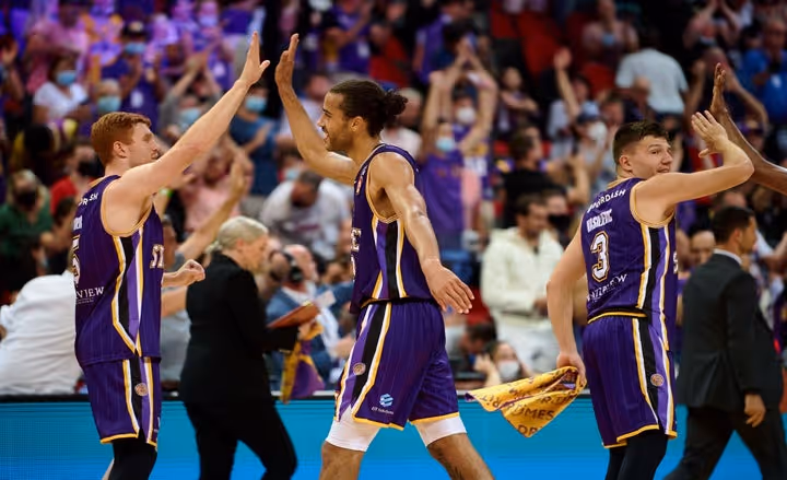 Kings triumphant after epic battle with Wildcats