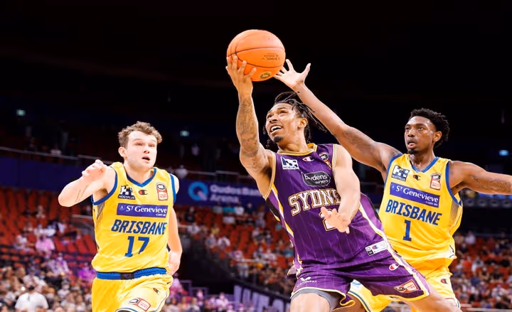 Adams the hero in Kings' miraculous win over Bullets