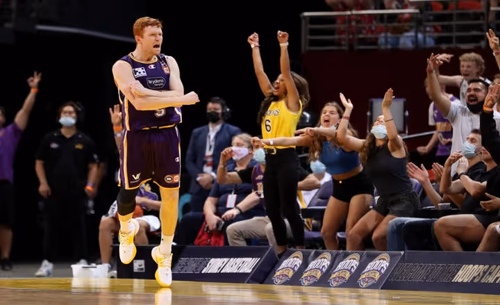 Magnificent fourth quarter comeback gives Kings win over Tasmania