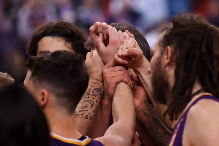Kings close out regular season with a bang