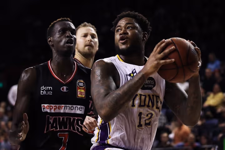 Kings keep finals hopes alive