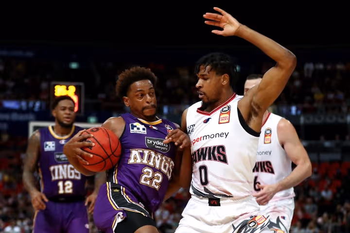 Kings fall short to Hawks in a nailbiter