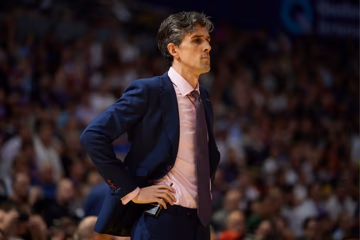 Will Weaver signs as Lead Assistant Coach with the Houston Rockets of the NBA