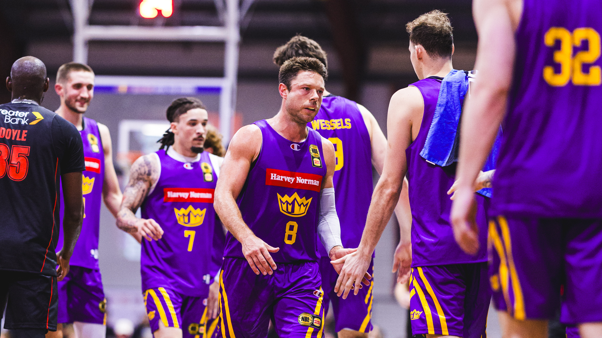 Kings’ pre-season clash with Hawks abandoned due to court conditions