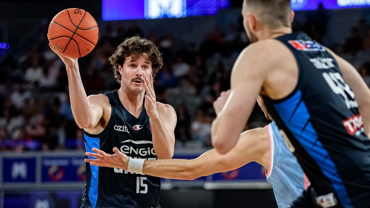 Bowen joins Goulding, Chance on Boomers