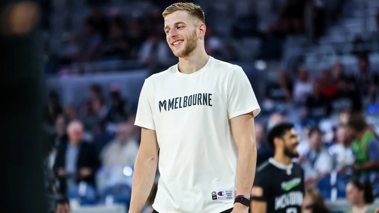 Jack White signs with Memphis Grizzlies