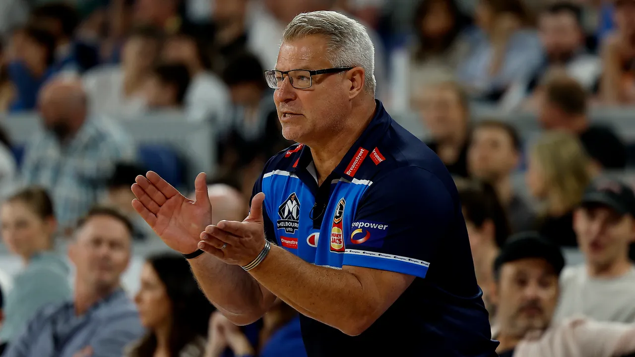 Humphries, Peatling join Vickerman on Boomers squad