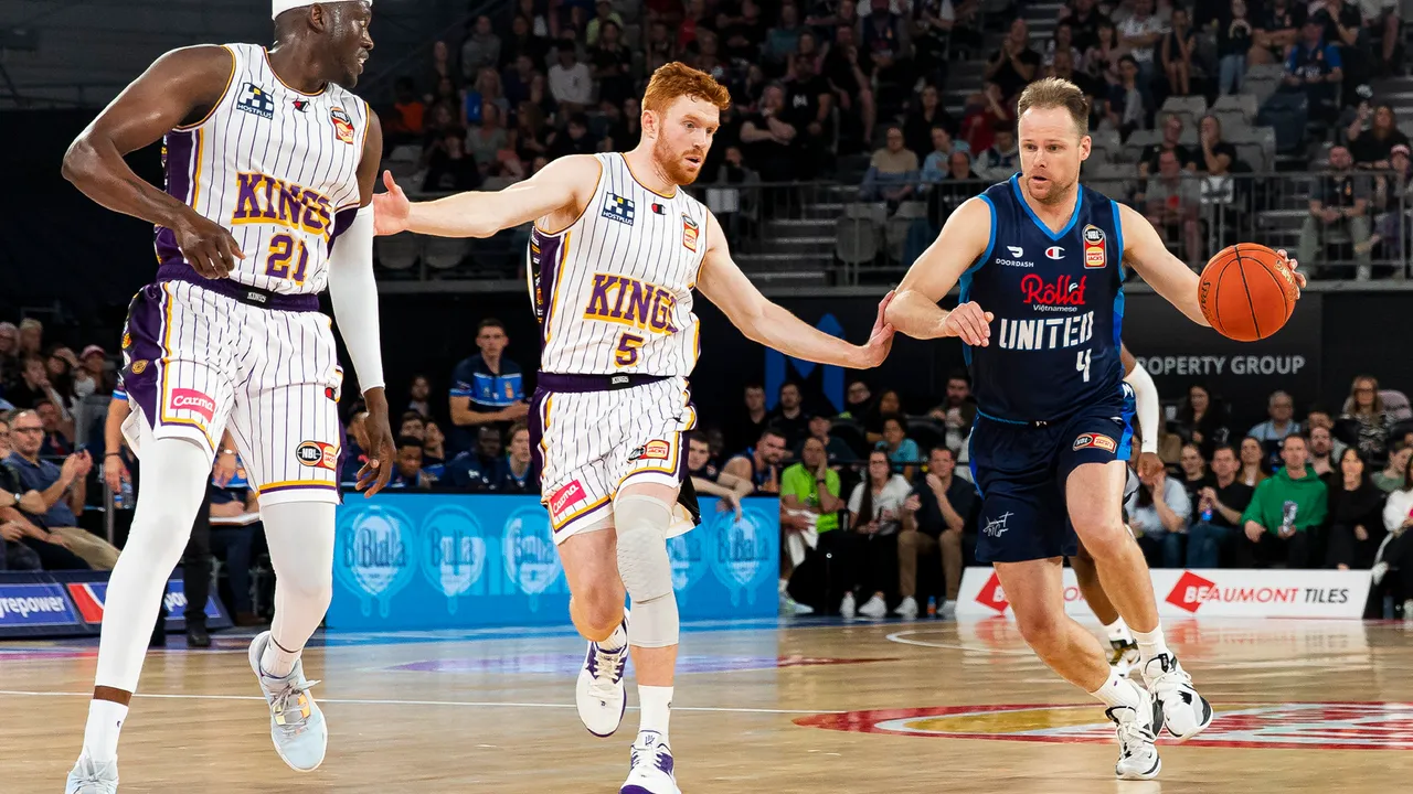 Christmas game set for prime-time tip-off on Channel 10