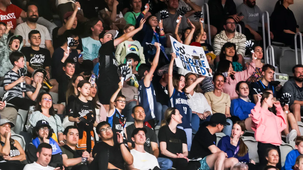 Fans lifting United through tough start