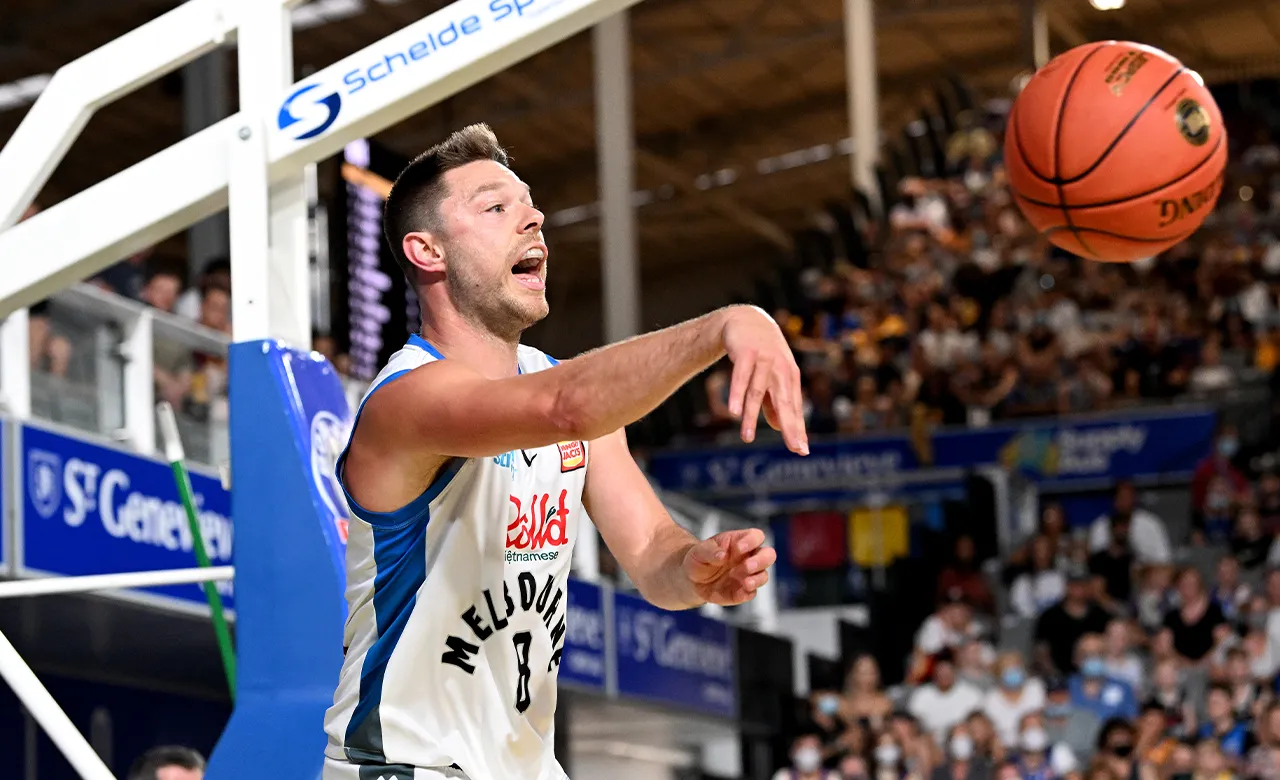 White commends Delly, depth for United’s unbeaten run