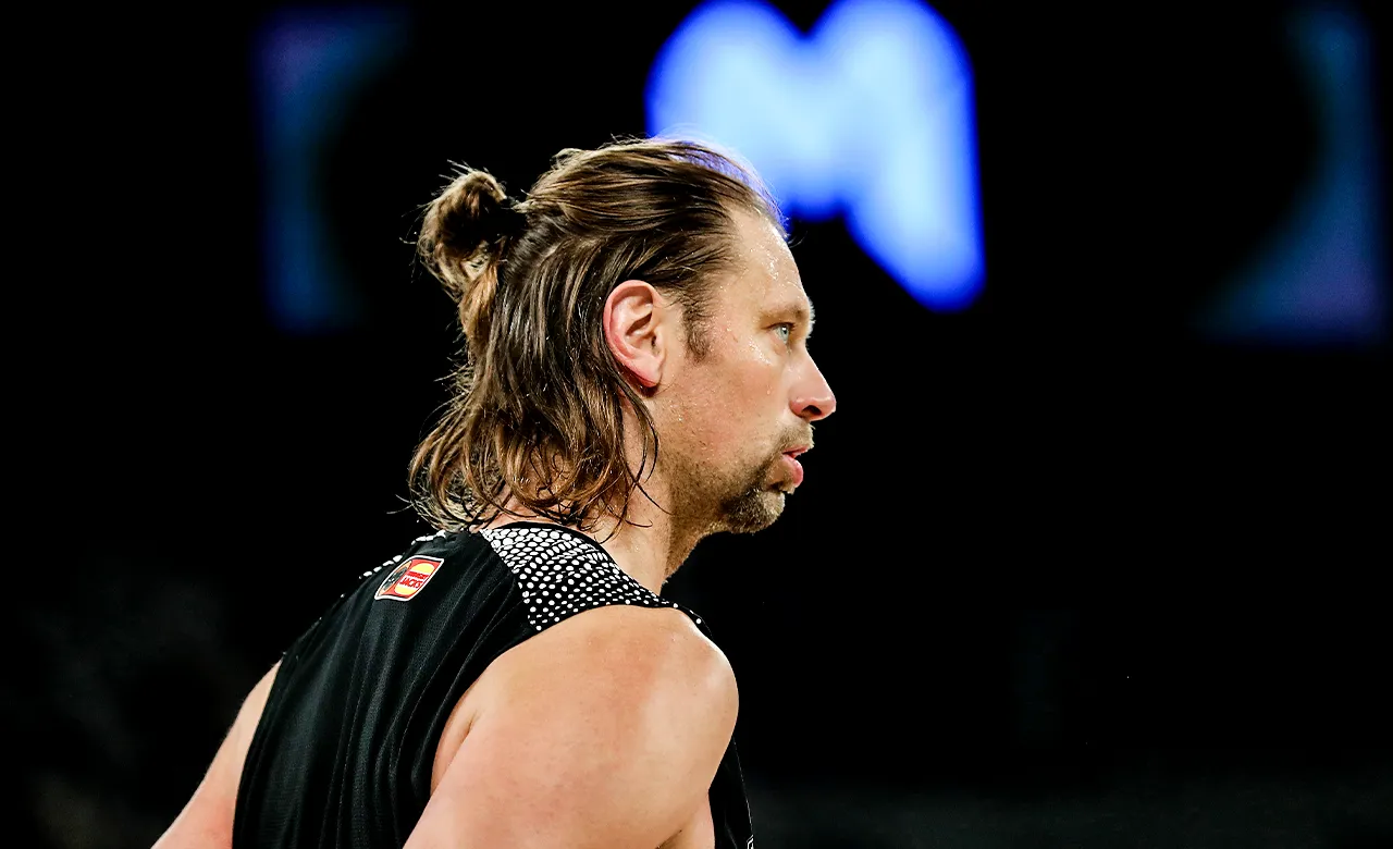 Andersen ends title-filled career