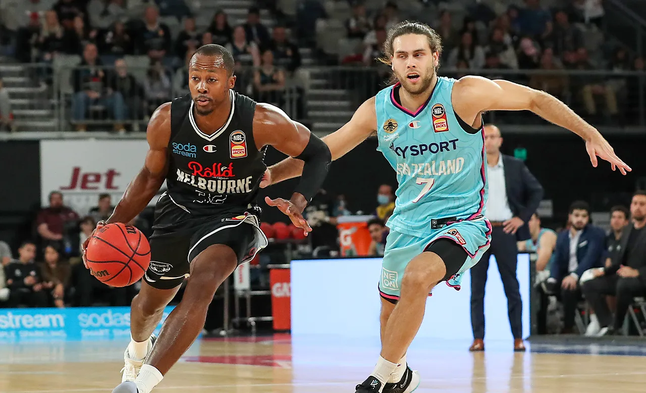 United defeat the Breakers, move to top of the table